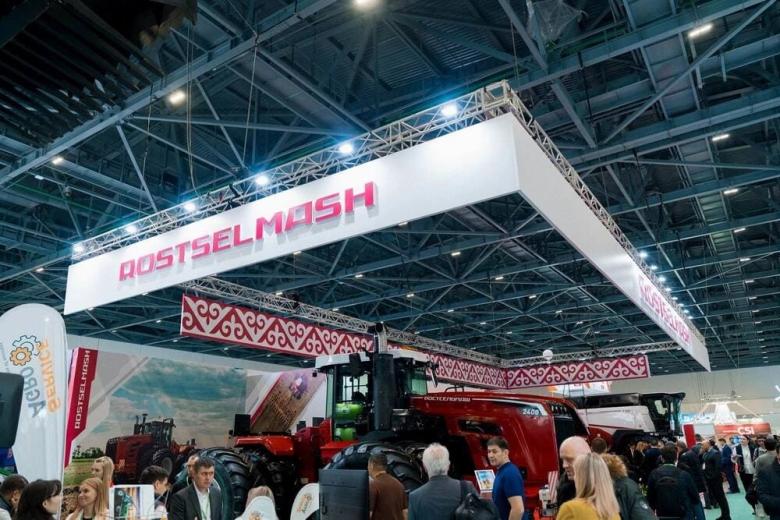 Ростсельмаш представил технику на крупной выставке в Казахстане